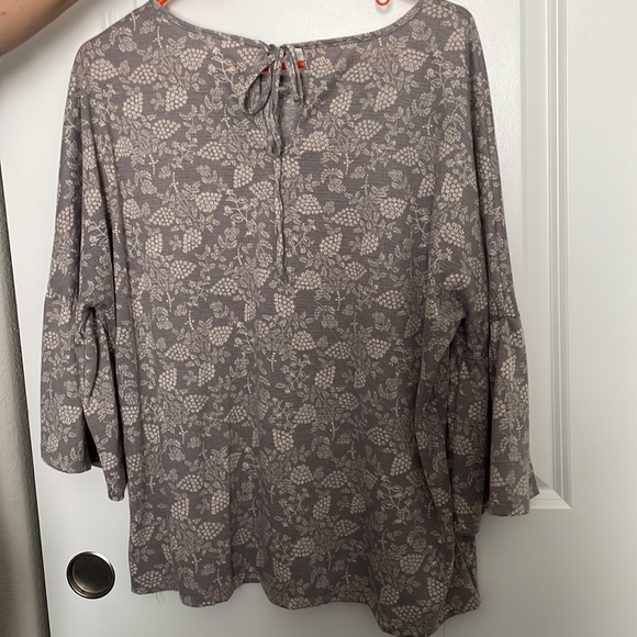 XXL Lauren Conrad Top Bundle - Picture 9 of 11